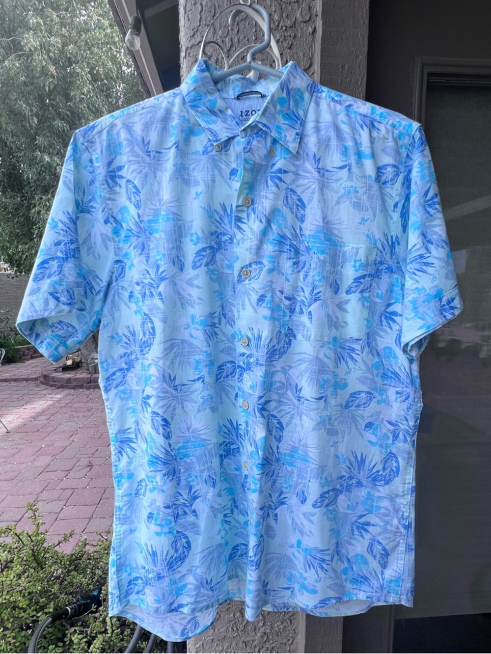 Izod Saltwater Floral Short-Sleeve Button-Down Shirt  NWOT